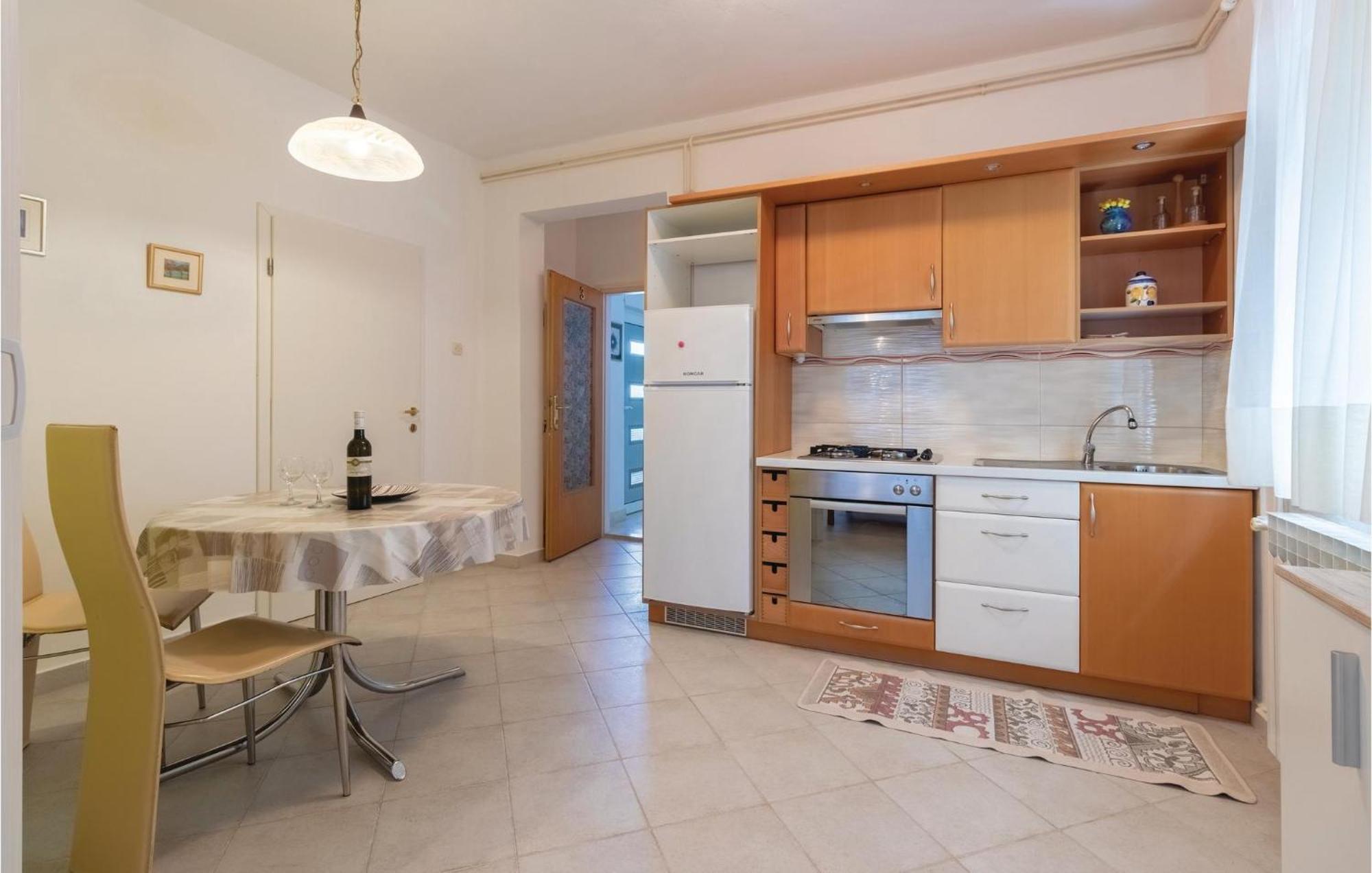 Nice Apartment In Zadar With Kitchen Екстериор снимка