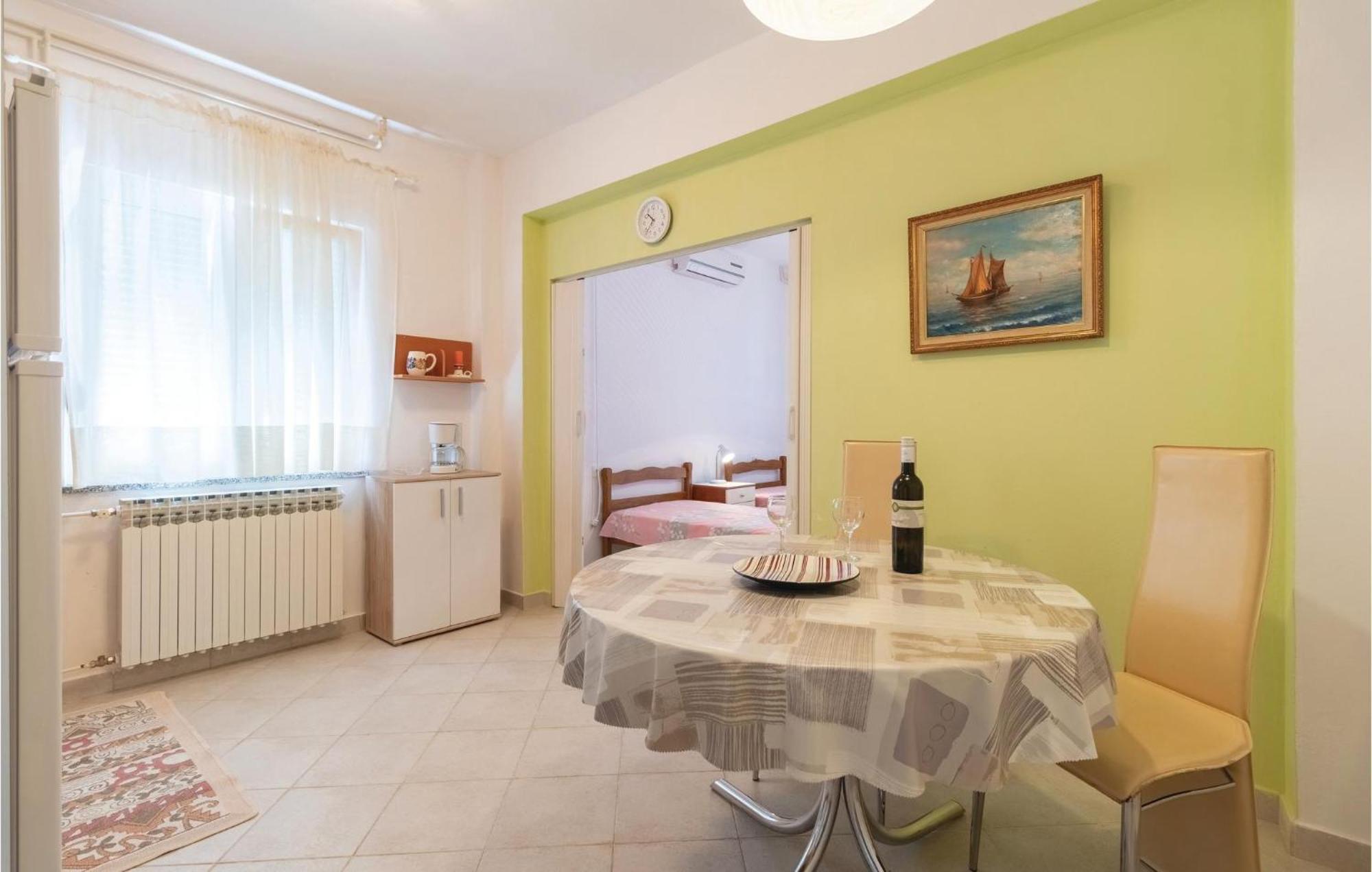 Nice Apartment In Zadar With Kitchen Екстериор снимка