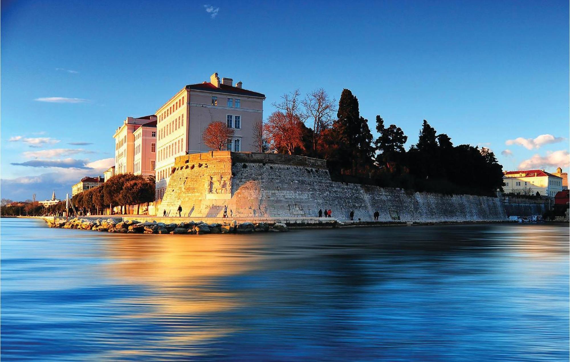 Nice Apartment In Zadar With Kitchen Екстериор снимка