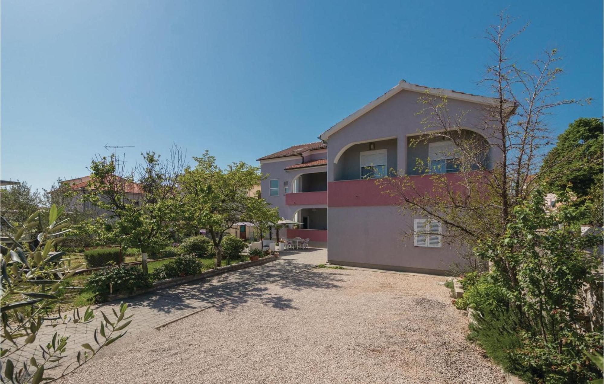 Nice Apartment In Zadar With Kitchen Екстериор снимка