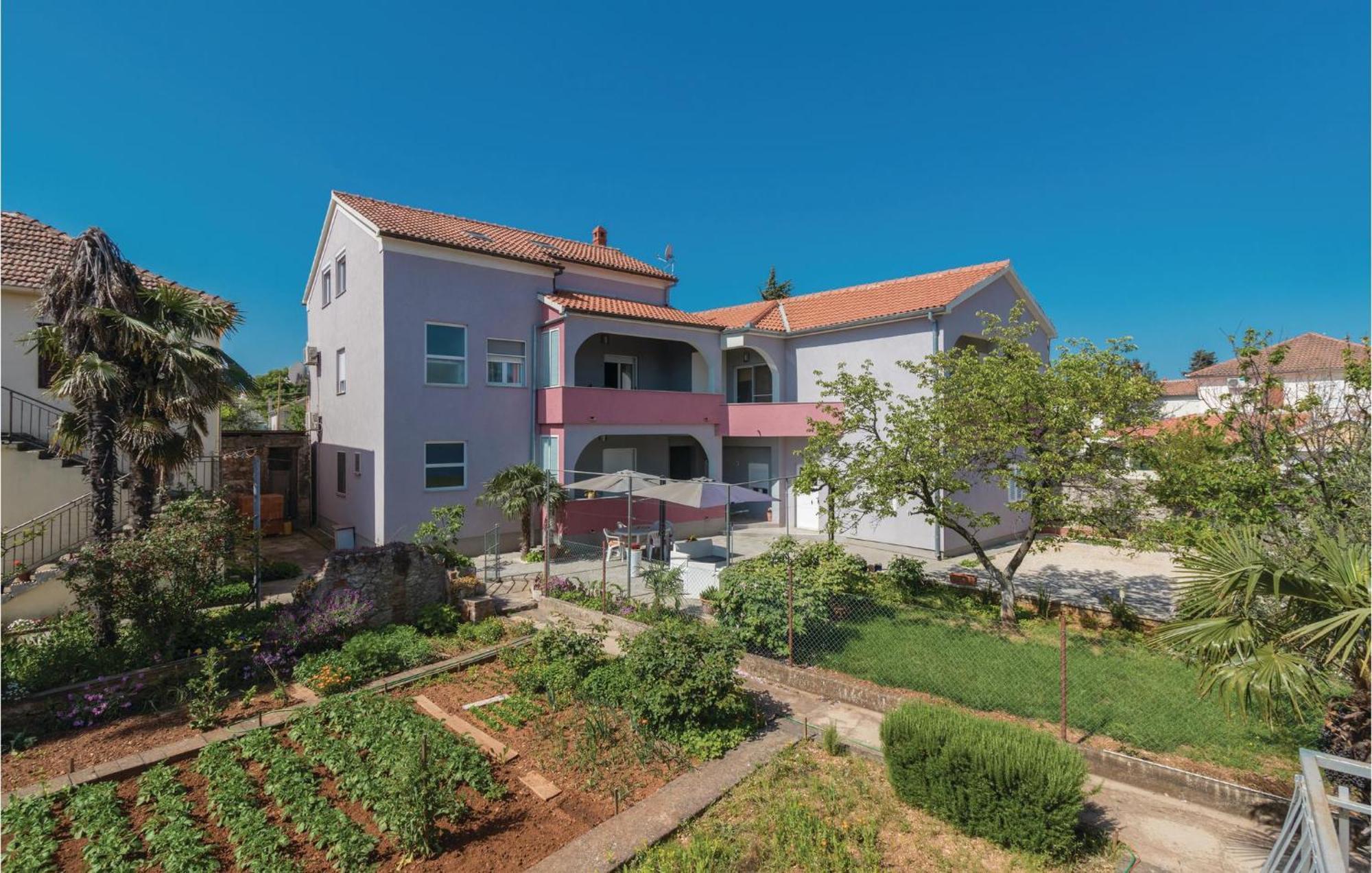 Nice Apartment In Zadar With Kitchen Екстериор снимка